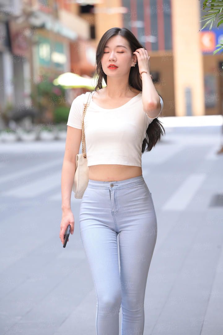 第一杀手穿越成废材小姐
